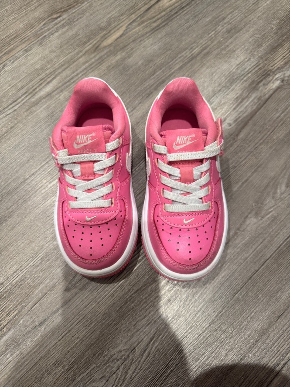 Nike Girls' Bright Pink Low-Top Sneakers with White Accents
